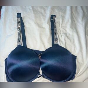 Beautiful Victoria secret bling bra!